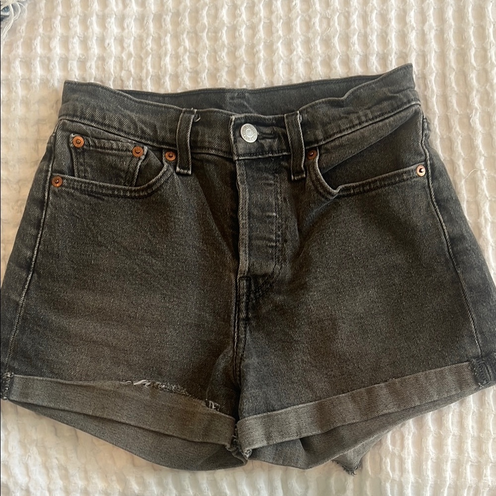 Classic Black Denim Women's Shorts Levi’s 26